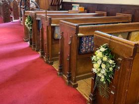 Arrangements for pews