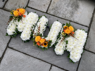 Foliage edged letters