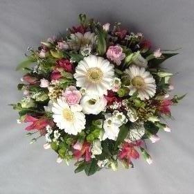 Traditional posy arrangement in Pink