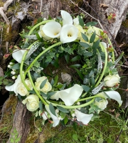 Contemporary white wreath