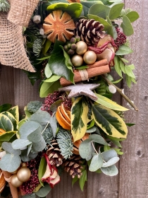 Christmas Spice Door wreath